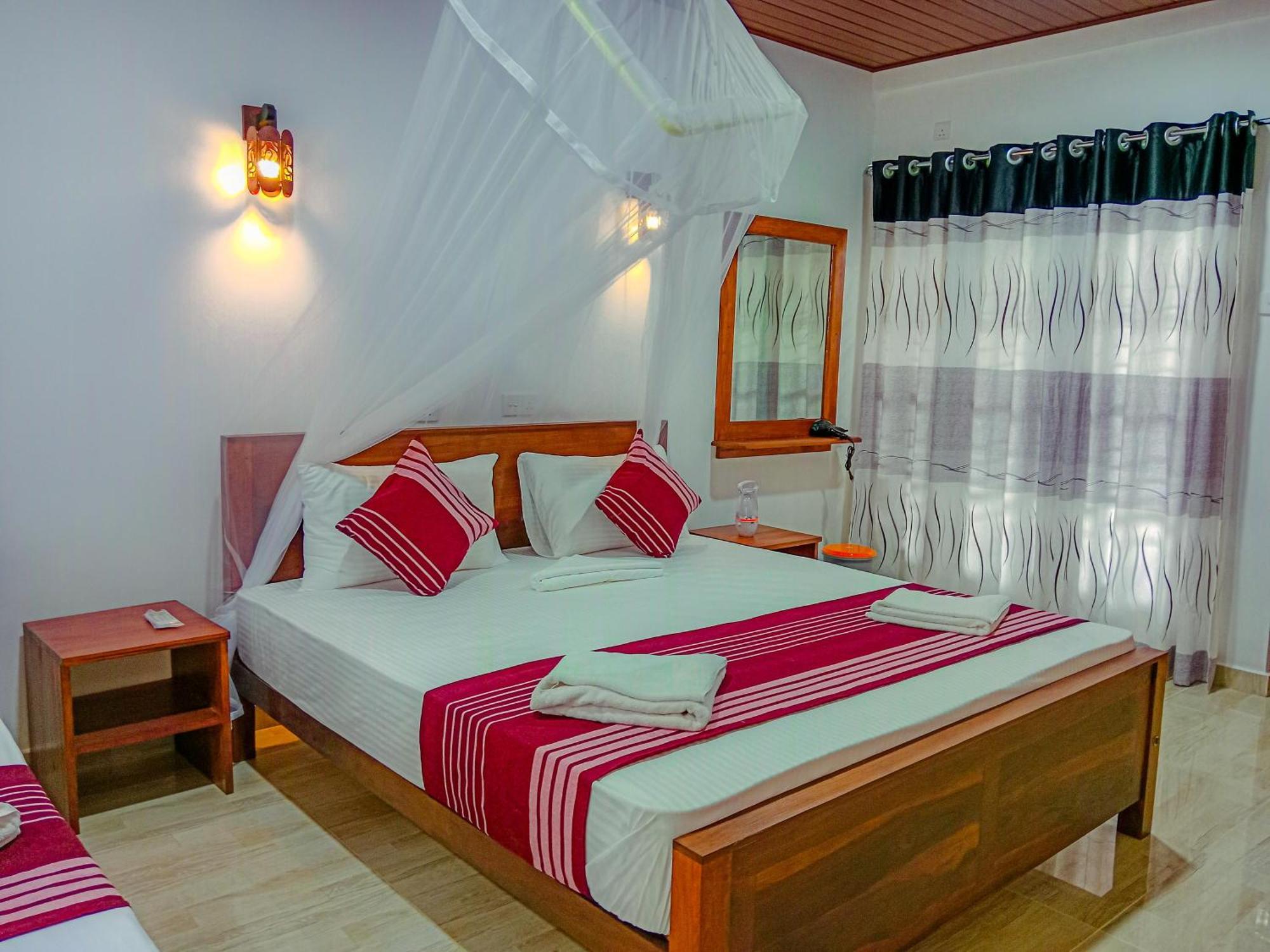 Peacock Homestay *