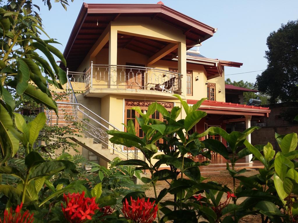 Peacock Homestay Sigiriya